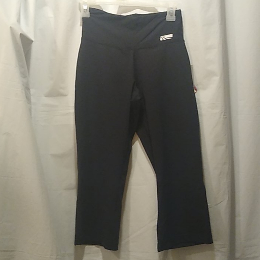 NEW Marika Miracle Cropped Leggings